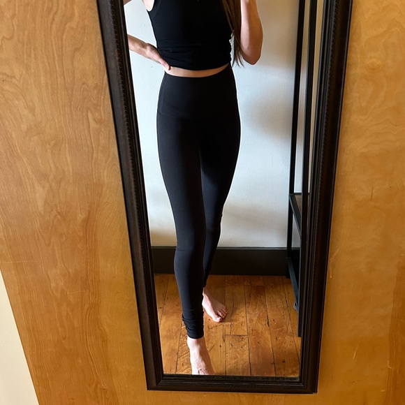 Lululemon Wunder Under- Black Size 2, 28” - Picture 1 of 5